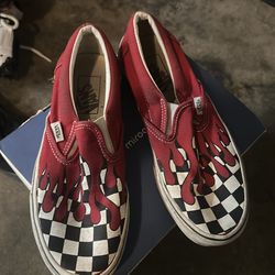 Size 6 men’s vans - good condition just need a cleaning