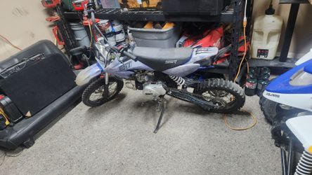 Pit bike