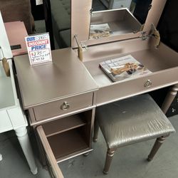 SPECIAL Vanity With Stool 