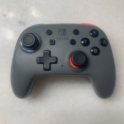 Nintendo Switch Pro Controller (nano)