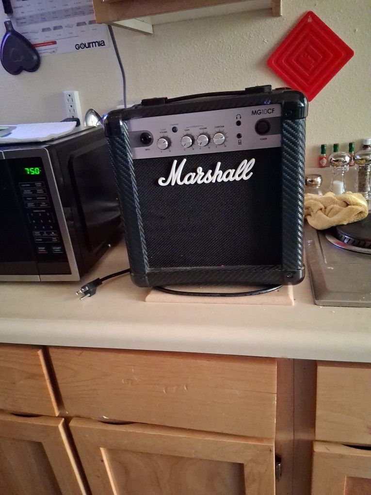 MARSHALL 24 WATT PRACTICE AMP