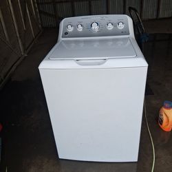 GE 4. 6 Cubic Feet High Efficiency Washer