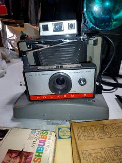 Vintage '68-'70 Polaroid 220 Land Camera With All The Fixings!