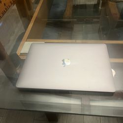 Macbook Pro 13” M2 