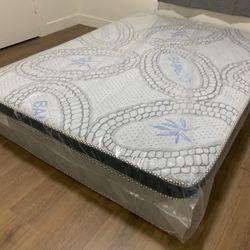 Mattress Pillow Top Queen Sizes New 🆕  In Plastic   Mattress only $199  Mattress with box spring $260  Delivery $30