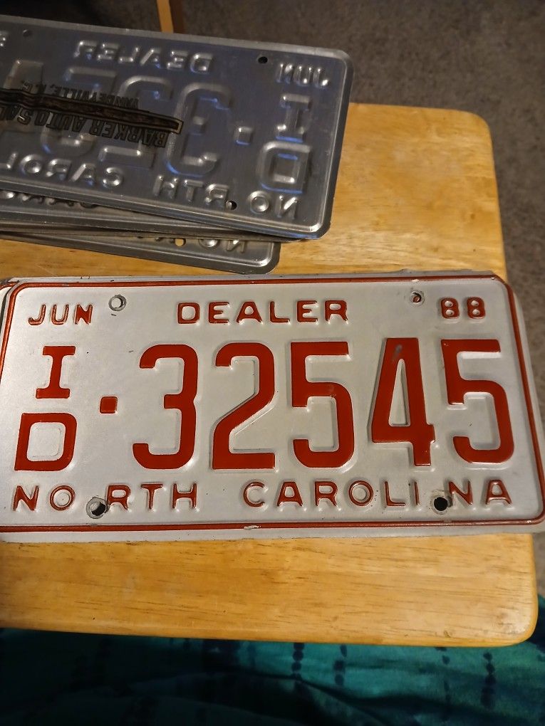 8 Dealer Tags