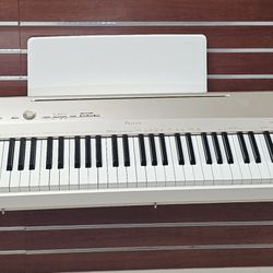 THE CASIO PRIVIA PX-160 DIGITAL PIANO/KEYBOARD