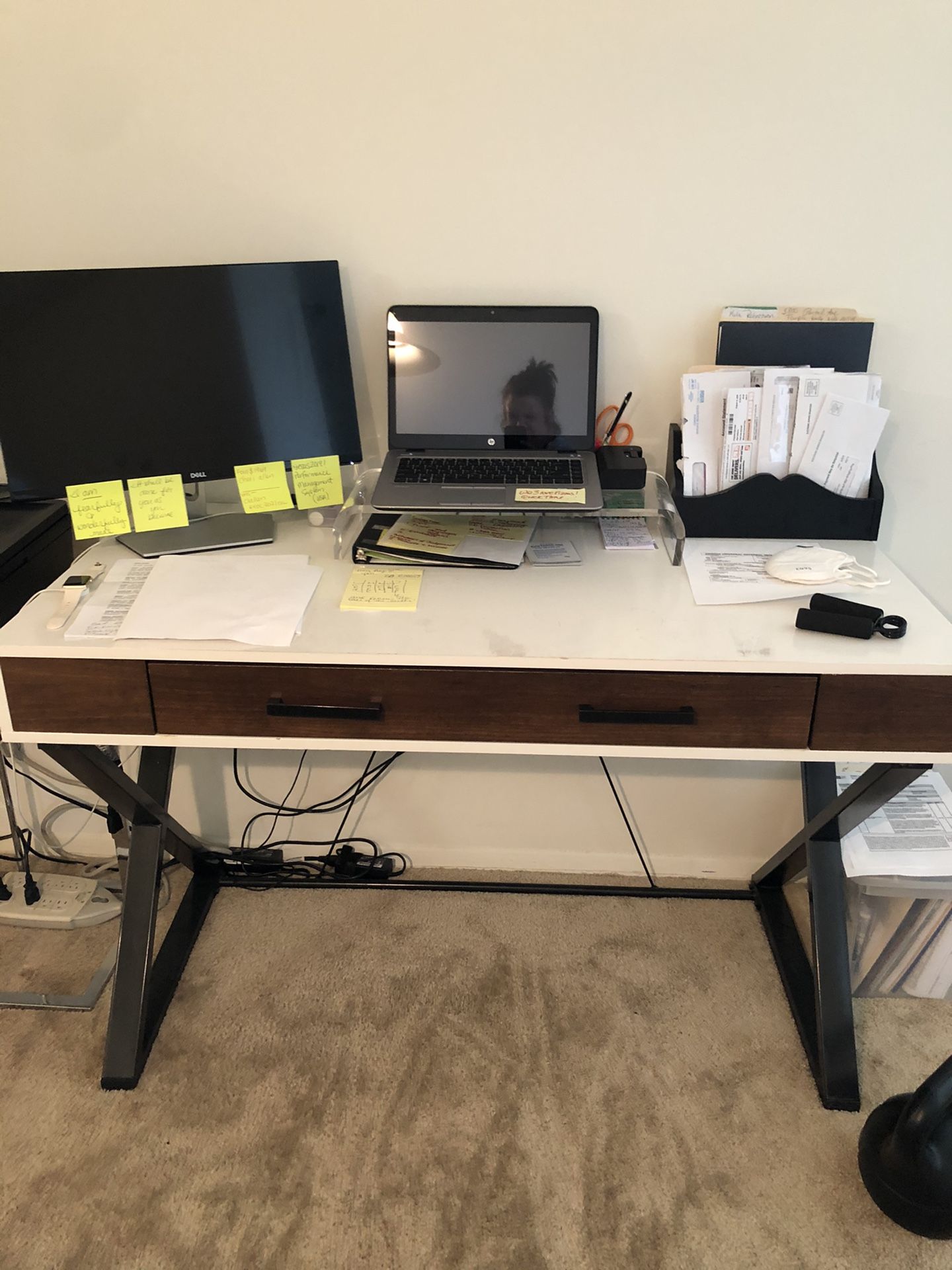 Beautiful Modern Desk w Keyboard Tray