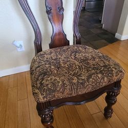 Dining room set( table vs chairs)