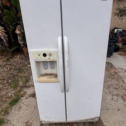 Working Extra Refrigerator