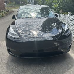 Tesla Model Y Long Range ( 2023 Model)
