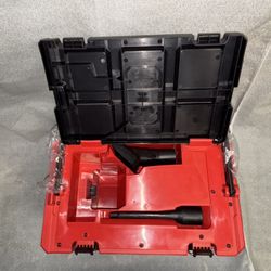 Milwaukee Pack Out M 18 shop vac