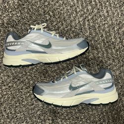 $50 FIRM Nike Initiator Men’s Sneaker Size 10 Runners