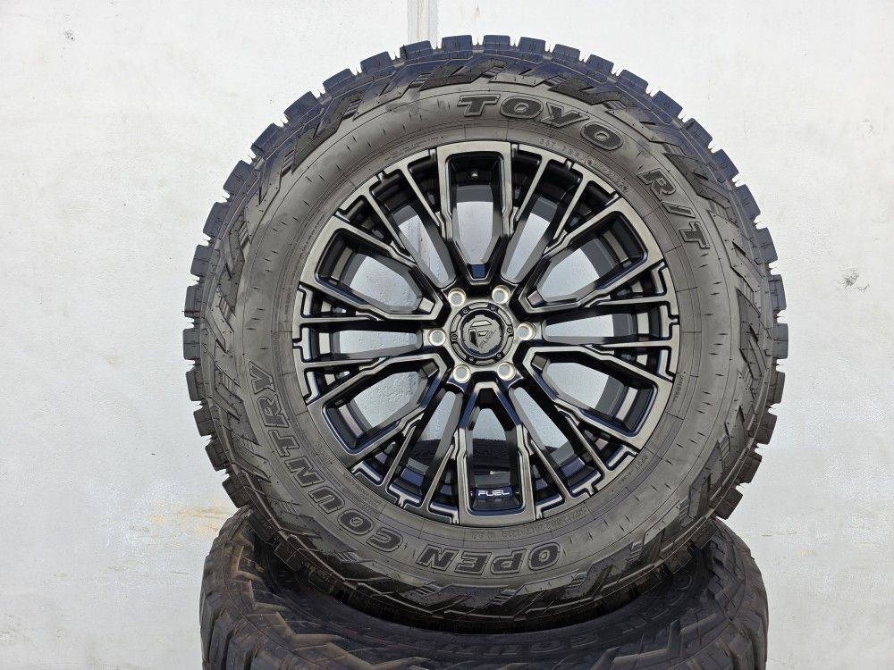 20" Fuel wheels/ 35x12.50R20 Toyo RT Tires