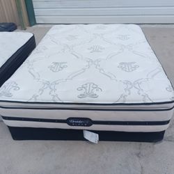 Queen beautyrest black eurotop mattress and box spring