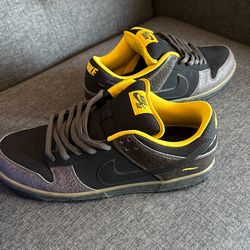 MENS 11.5 YELLOW CURB DUNK