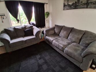 Couch set