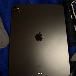 Apple iPad Pro 13-inch M4 (256GB)+Magic Keyboard 