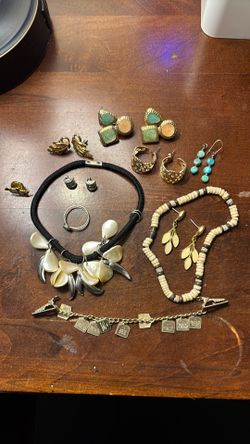Costume jewelry Costume jewelry