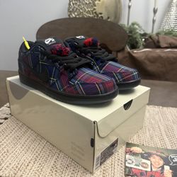 Size 11 - Nardwuar x Nike Dunk SB Low Tam O' Shanter Hat