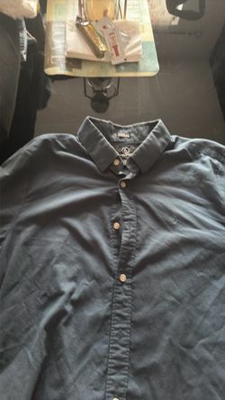 Volcom button up