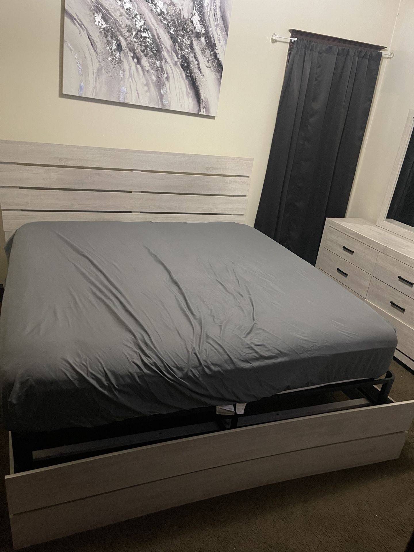 KING MATTRESS SET & DRESSER 