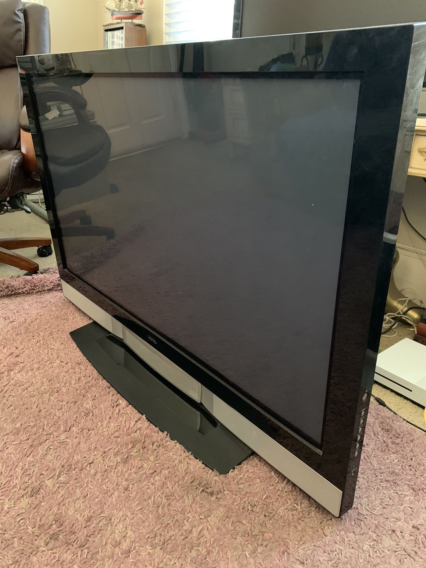 50” inch VIZIO JV50P HDTV10A • Stand & Wall Mount Included
