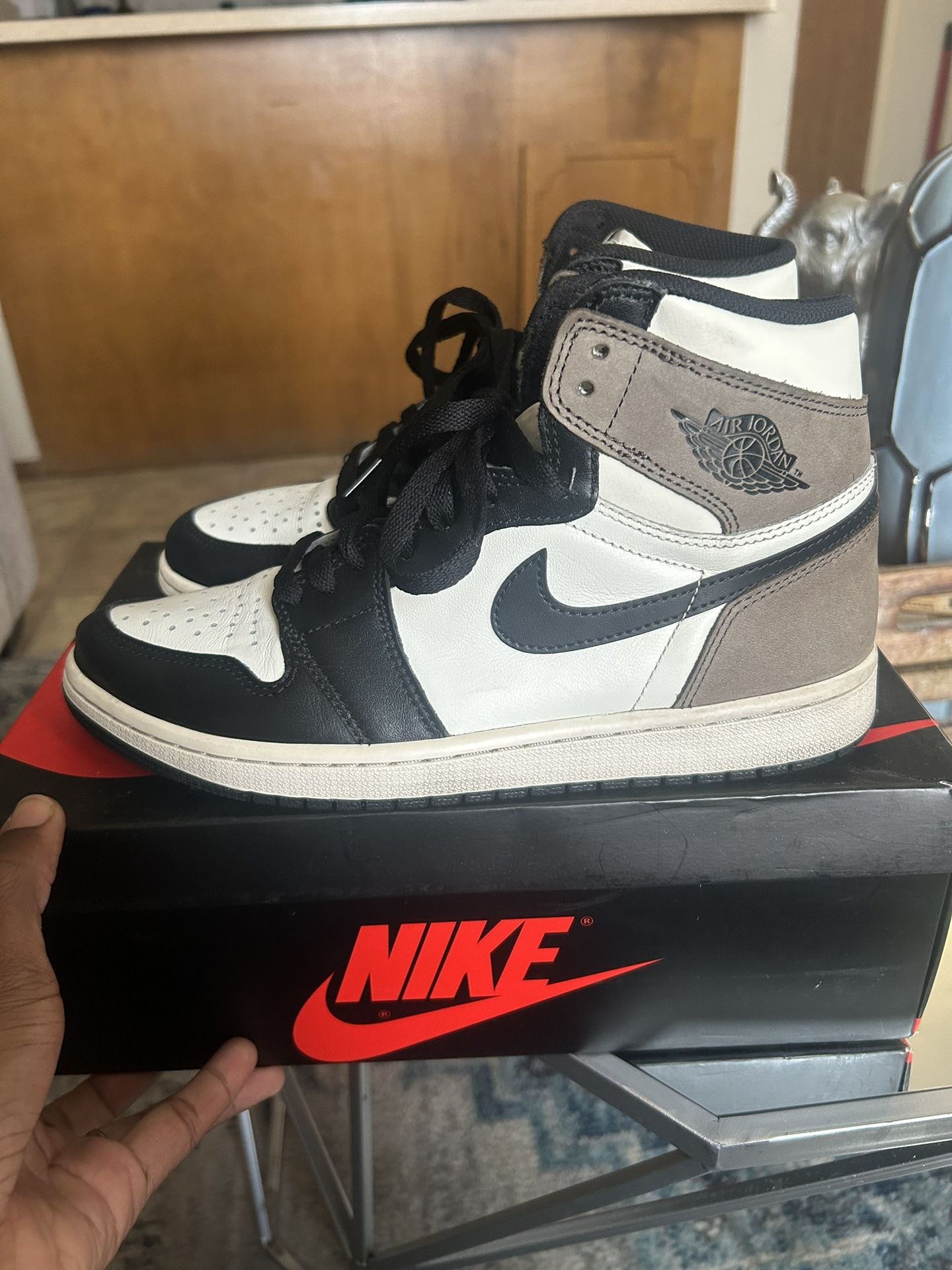 Air Jordan Mocha 1