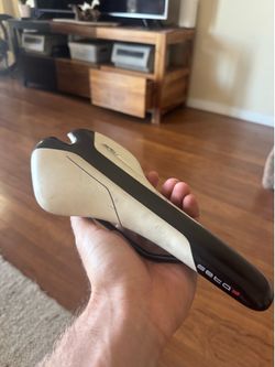 Stella Royal premium bike seat