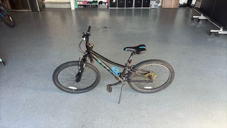 Used - Haro Kids Mountain Bike, 24 inch wheel
