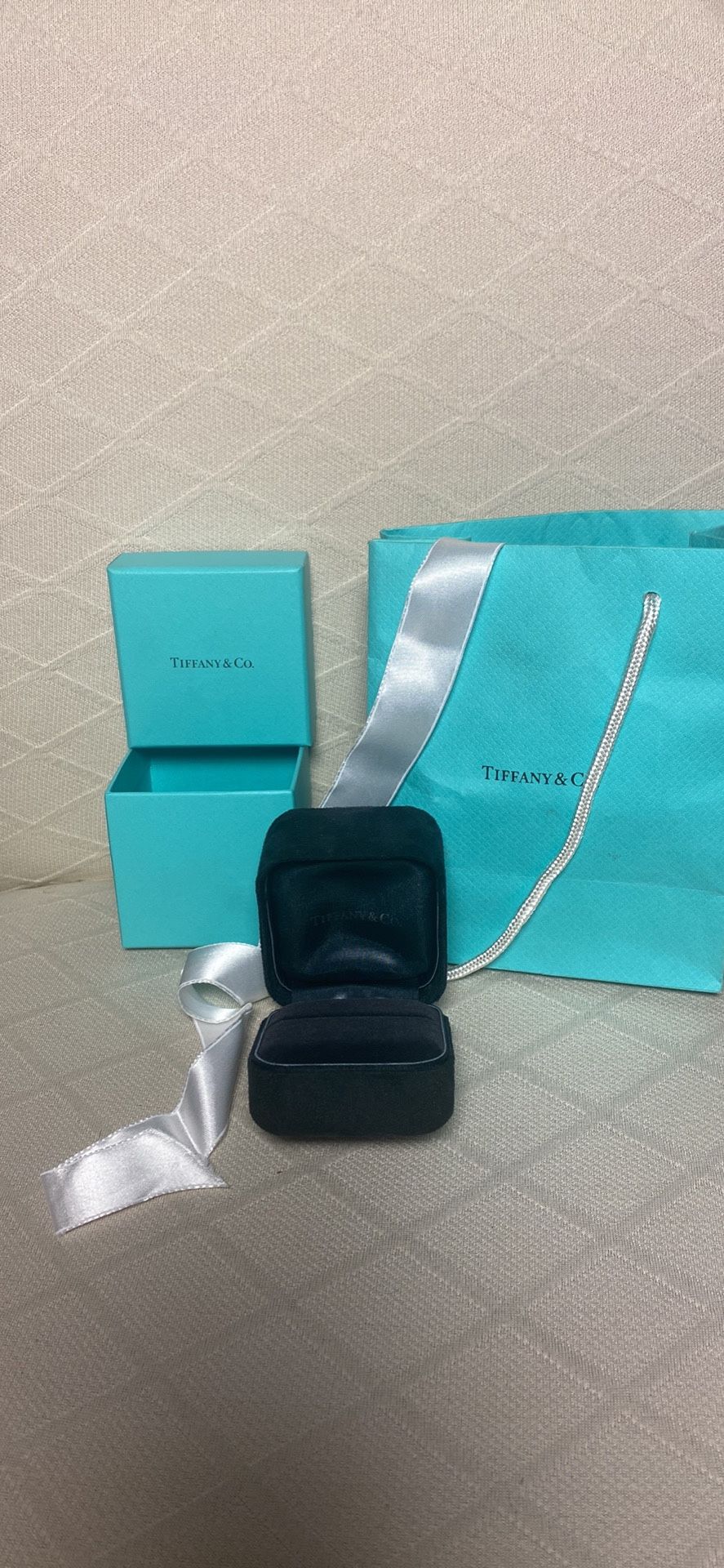 Authentic Tiffany! blue bag, black ring box, outer blue box and white ribbon