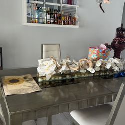 Mesa Con Cuatro Sillas