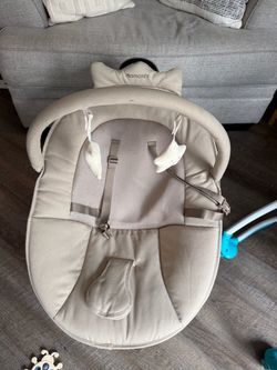 Electric baby swing-mom cozy