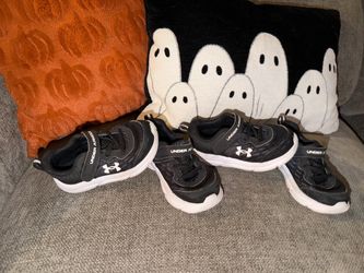 Under Armour kids shoes 8