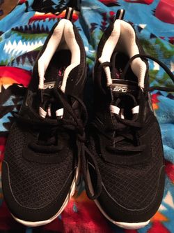 Women's Black & White Memory Foam Dry Fit size 10 very good condition only worn once like new $30.00