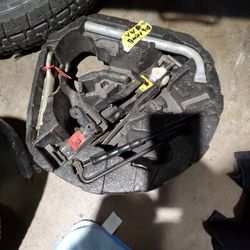 2006-2010 Volkswagen Beetle Spare Tire Emergency Jack Tools Set Kit Foam OEM