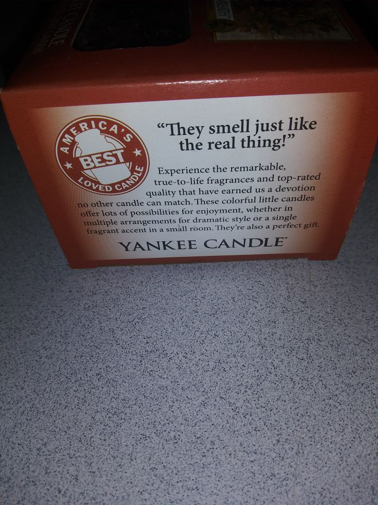 12 AUTUMN WREATH SCENTED TEA LIGHT CANDLES FROM YANKEE CANDLE NEW IN BOX