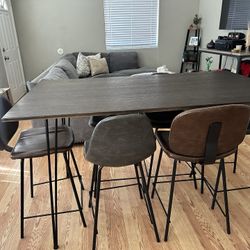 Dining Table- Comedor