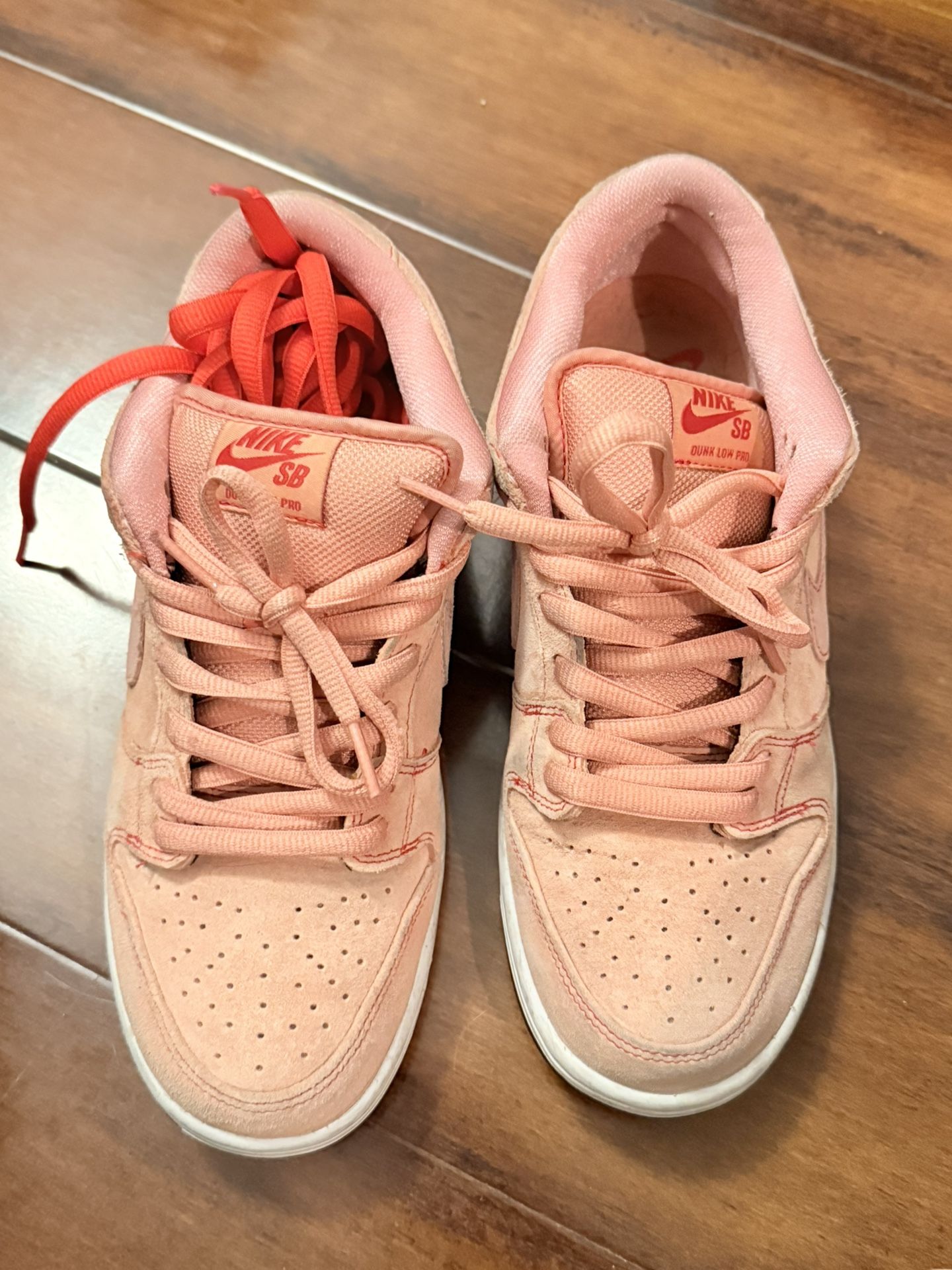 NIKE DUNK LOW