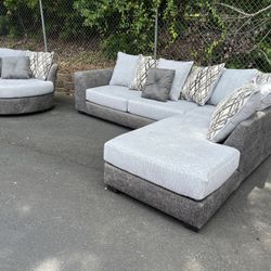 Bellhaven 2Pcs Sectional With Swivel Chair