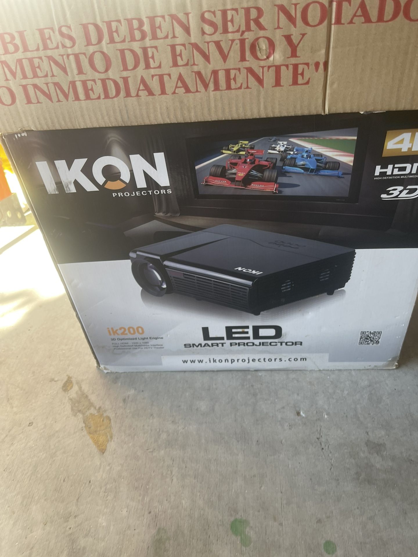 Projector And Screen Brand New