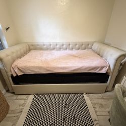 Twin Size Tundrle, Cama Doble 