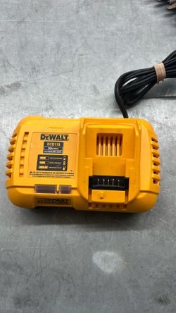Dewalt DCB1118 Fast Charger
