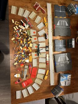 MEGA BLOKS LOT NANO CASES 200+ Pieces Huge Lot.  Excellent Condition!!