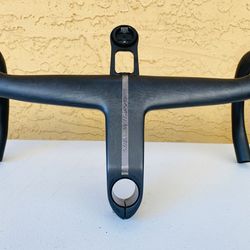 Road Bike fully integrated Aero cockpit