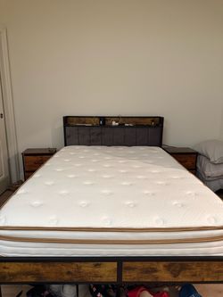 Full sized bedroom set mattress included