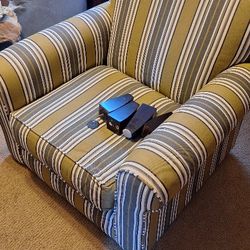 Chair With Cover( Legs Removee To Wash Cover)