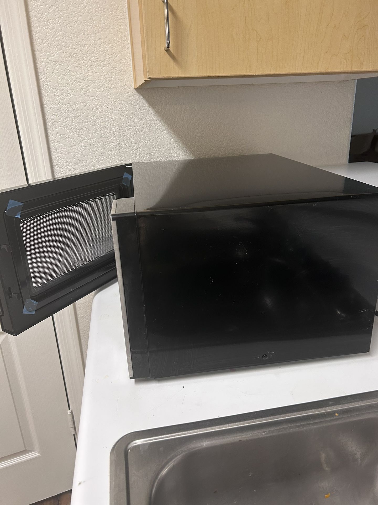 Sharp Microwave 1.4 SMCCH Y7J for Sale in Glendale, AZ - OfferUp