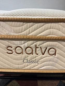 LIKE NEW! Saatva Classic Plush Twin XL Mattress - Delivery Available