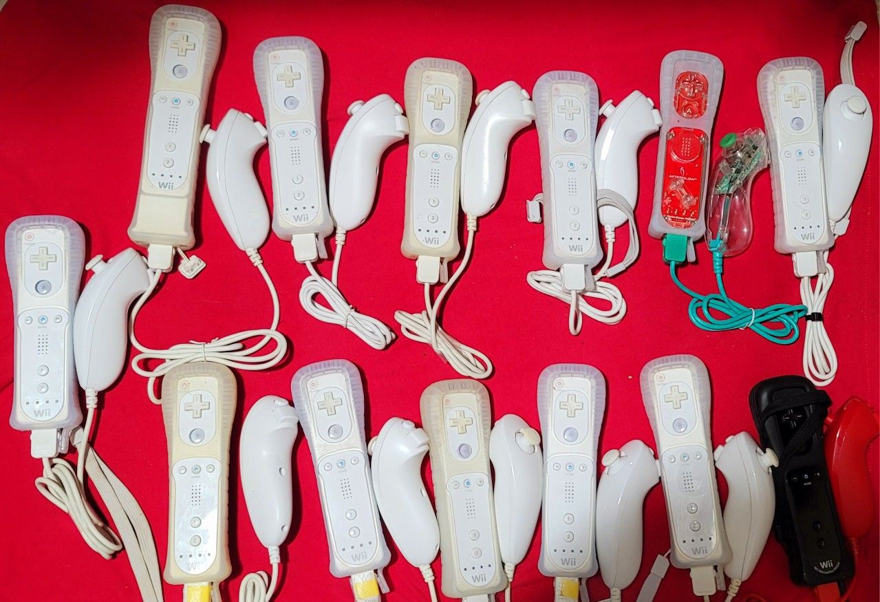 Nintendo Wii/ Wii U Controllers 25$ Each